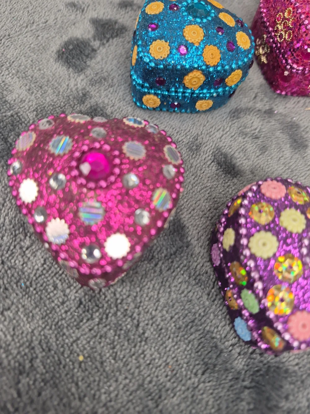 Hand Crafted Beaded Trinket Boxes Sparkling Rhinestone Heart Shape  6 Pcs